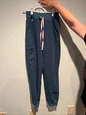 Figs jogger scrub pants